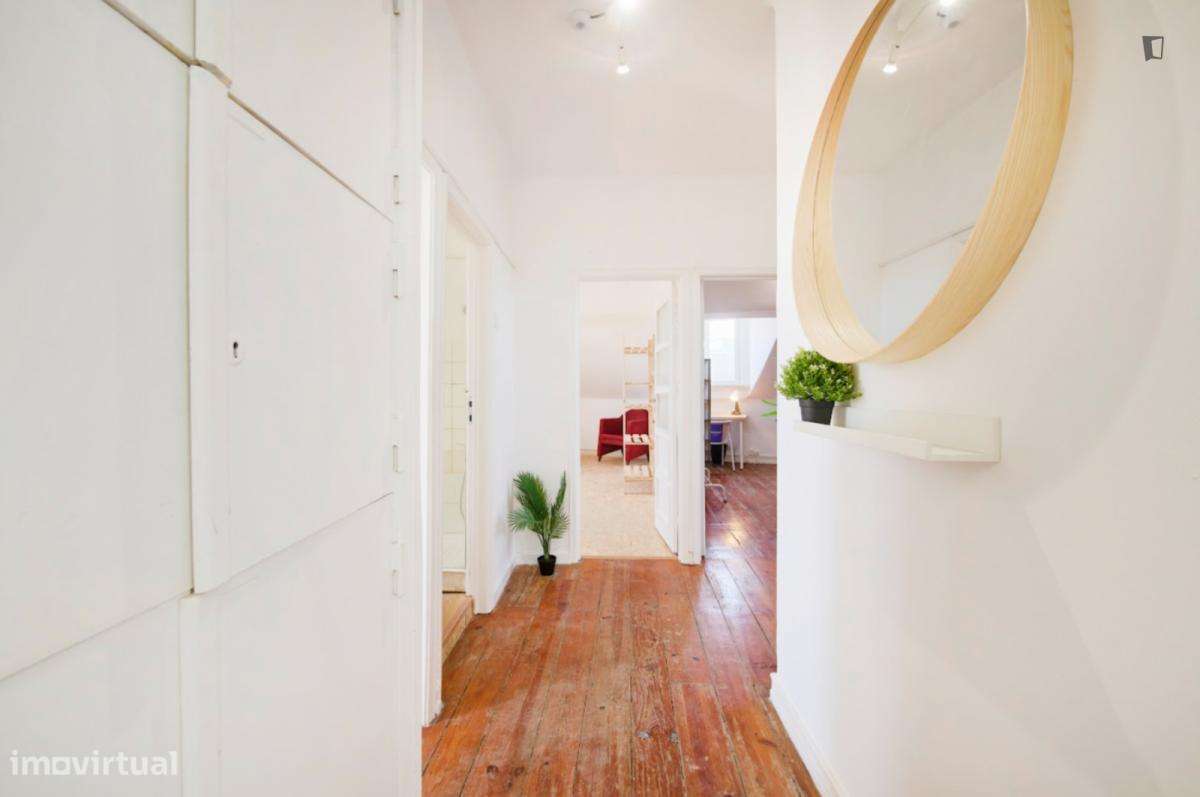 Quarto - localizado em São Bento Lisbon - Grande imagem: 4/10