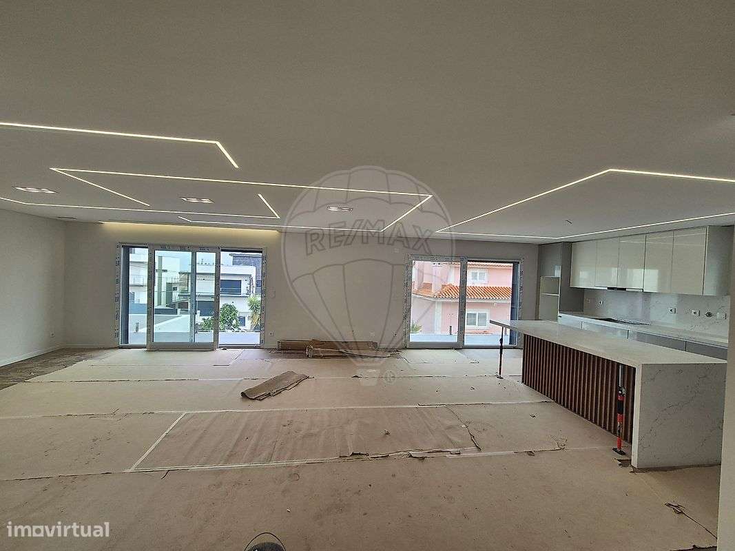 Moradia T5 para venda - Grande imagem: 3/6