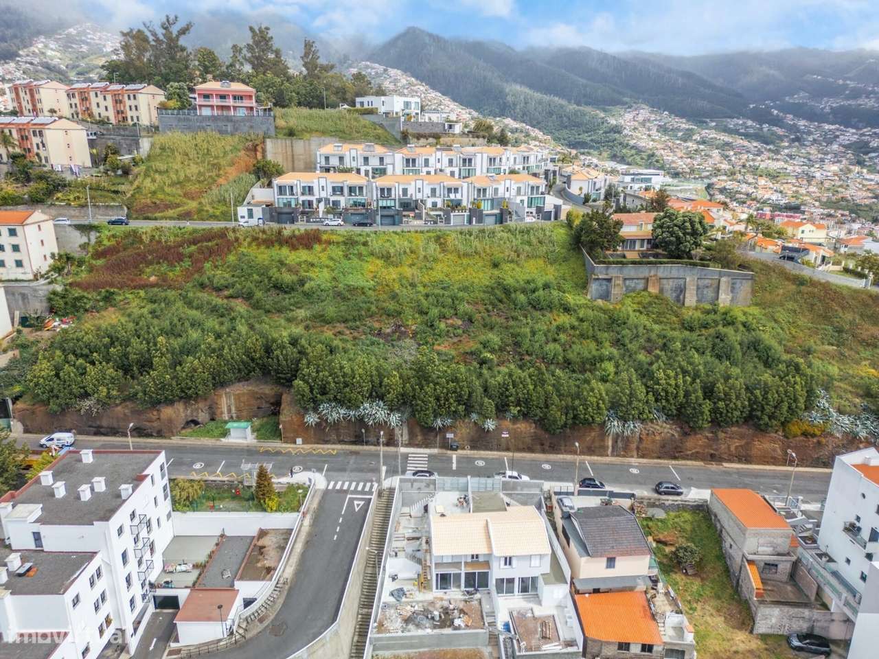 **Terreno com 1040m2 no Pico das Romeiras - Santo António!** - Grande imagem: 4/32