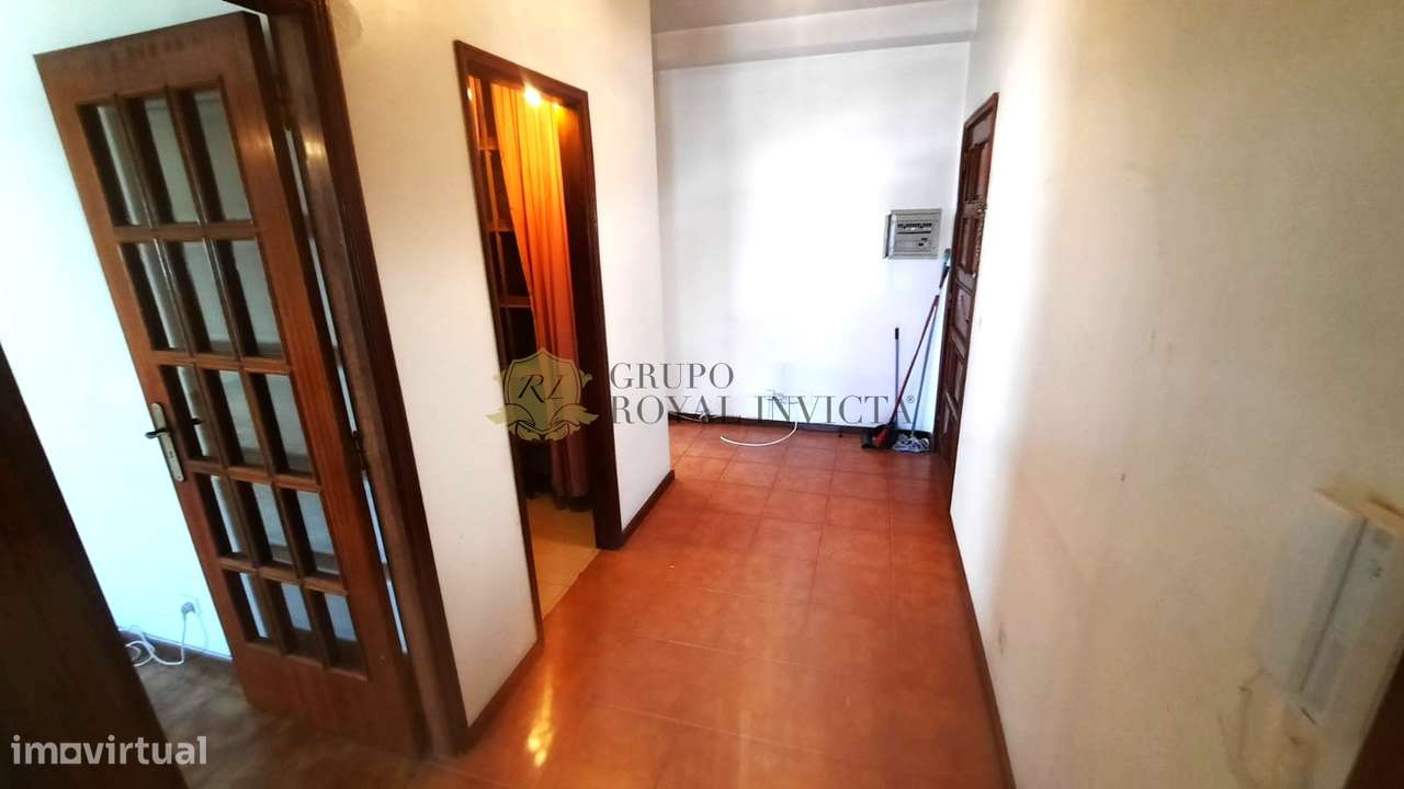 Apartamento T3 em Rio Tinto  com 3 frentes e lugar de garagem - Grande imagem: 4/25