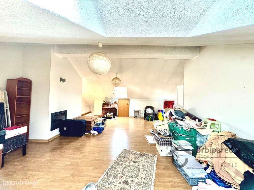 Apartamento T2+1 Duplex, c/ parqueamento, Ramada Caneças.-19