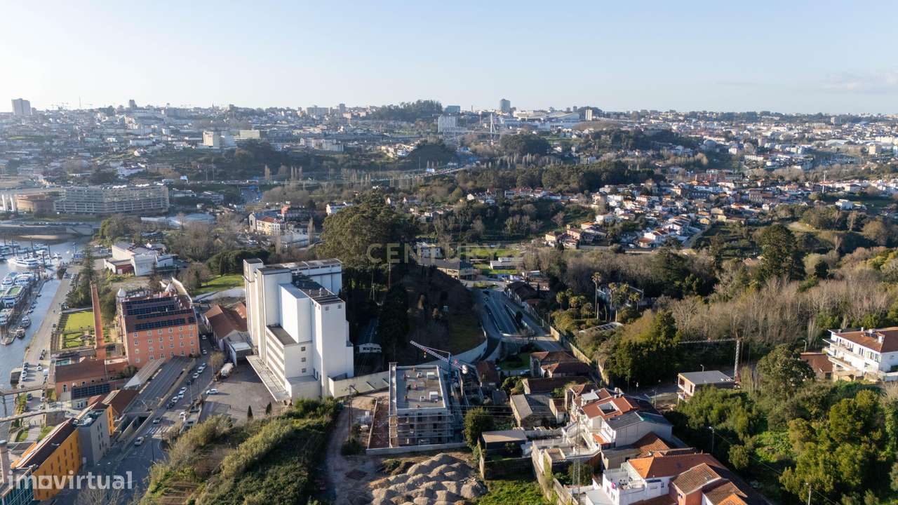 T2 Único com Terraço de 277m² | Valbom, Gondomar - Grande imagem: 5/26