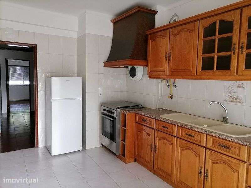 Aluga-se apartamento T2 em Tomar - Grande imagem: 4/9