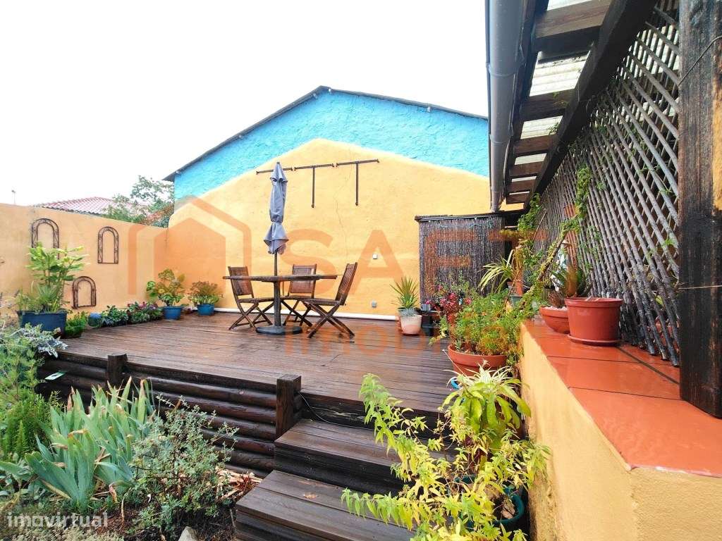 MORADIA T3 COM JARDIM, OFICINA E ESTACIONAMENTO.-17