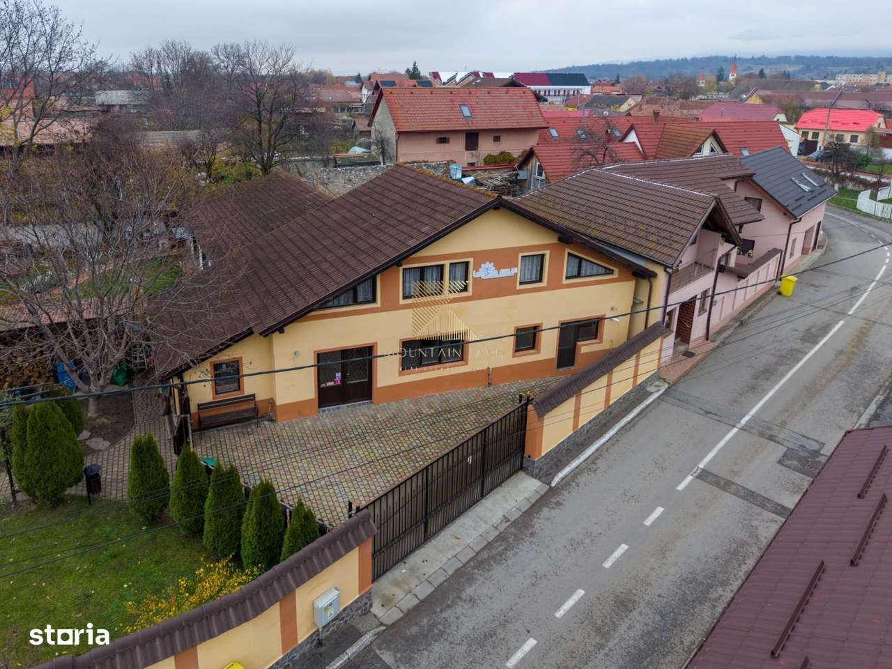 Proprietate mixtă cu spațiu comercial și locuință, Cristian-1