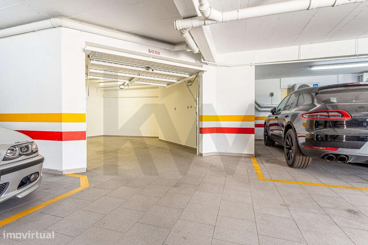 Apartamento T3 Duplex com aproveitamento superior | 5 Quartos | Garage-44