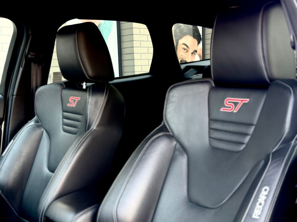 Ford Focus Mk3 (2010-2018) 2.0 EcoBoost ST mit Leder-Sport-Paket 2014
