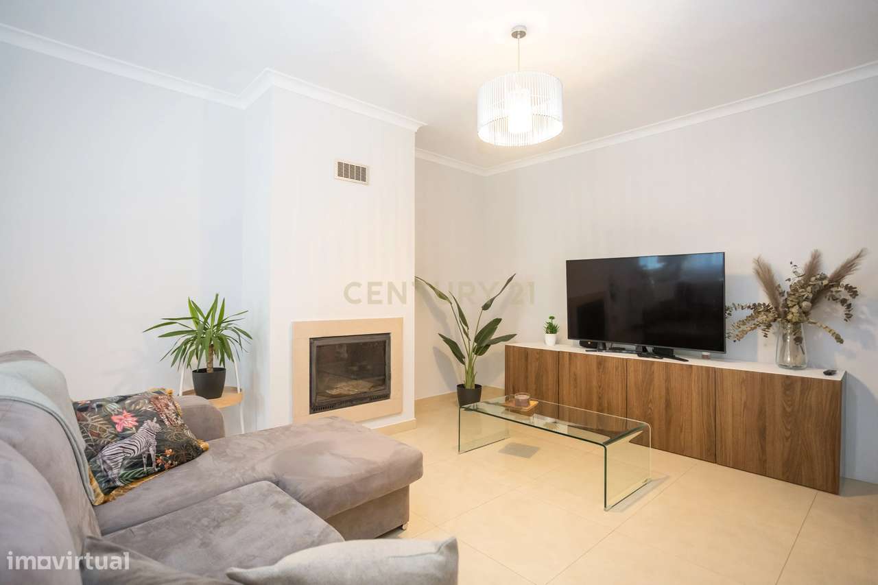 T2 c/parqueamento e arrecadação em Condomínio Privado - Alhos Vedros-8