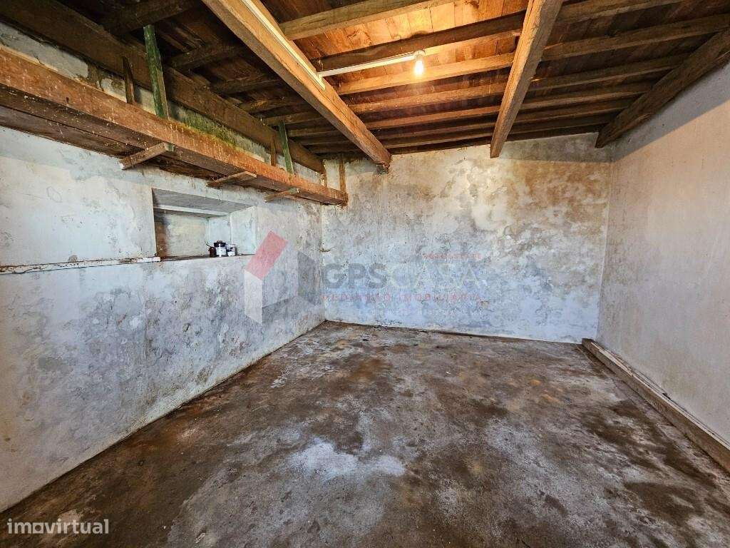 Moradia T4 em Prédio Misto – Fonte do Bastardo-13