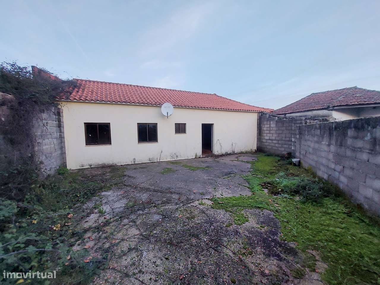 Moradia T3 em Mesão Frio com varanda e acessibilidade-22