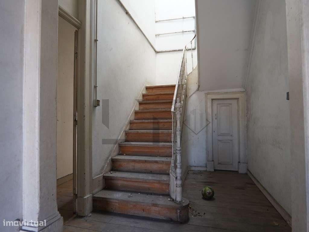 Prédio com 6 Apartamentos para Reabilitação em Marvila, Lisboa-17