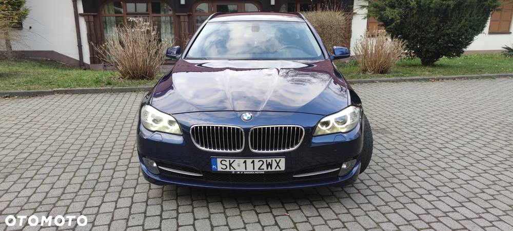 BMW Seria 5 523i Touring - 2