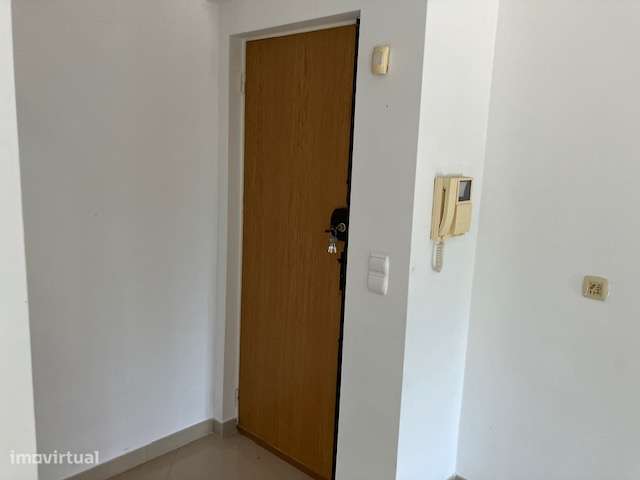 Lisboa Sul Almada Duplex T3 +1, com garagem-34