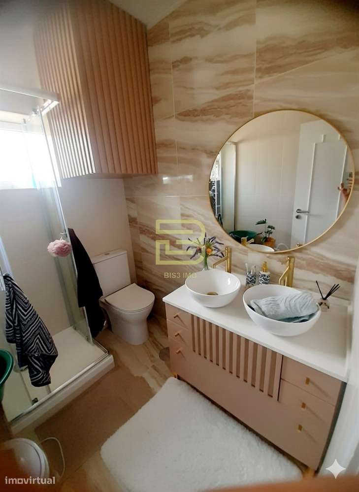 Apartamento T4 em Primeira Linha de Mar | Vista Frontal e Permanente e-6