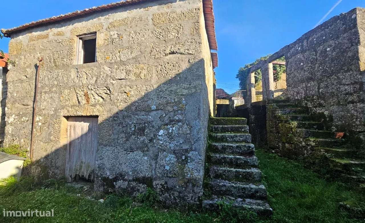 Duas Moradias em Santa Leocáda - Baião | Vistas sobre o Rio Douro - Grande imagem: 3/9