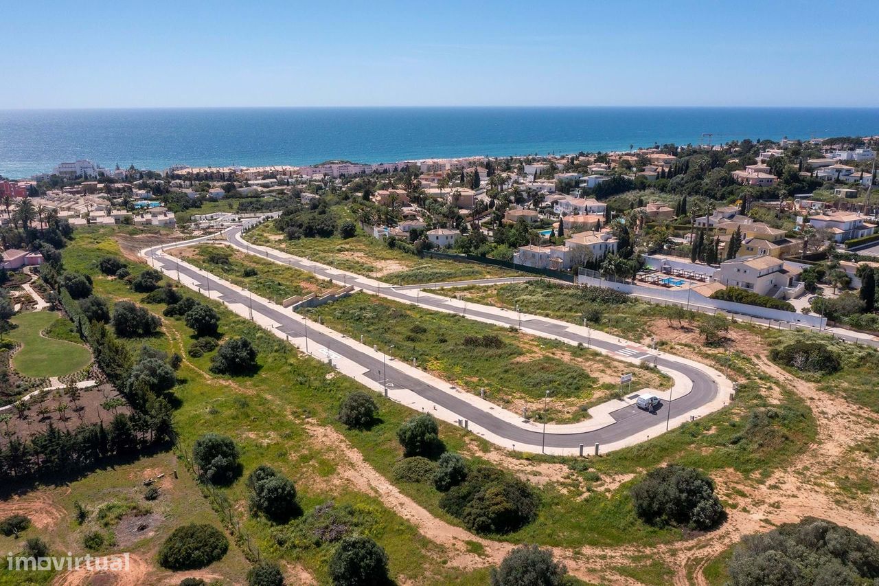 LOTE URBANO PARA VENDA NA PRAIA DA LUZ, MONTE LEMOS