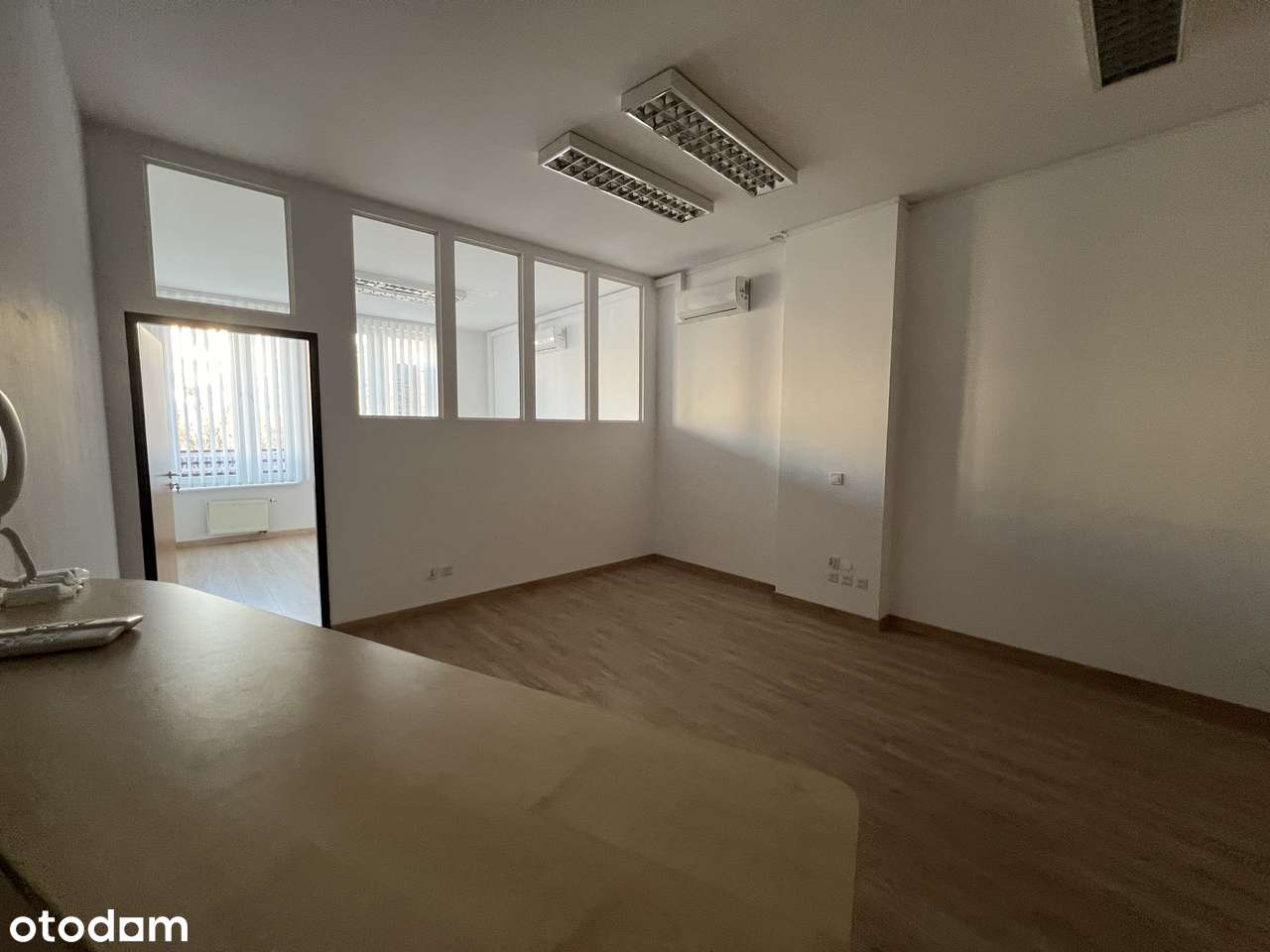 Na sprzedaż przestronne biuro przy Armii Krajowej!-3