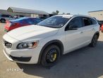 Volvo V60 Cross Country Pro T5 AWD - 1