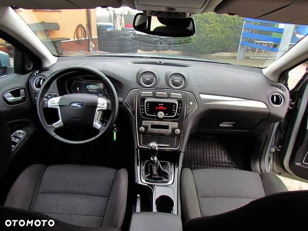 Ford Mondeo - 17