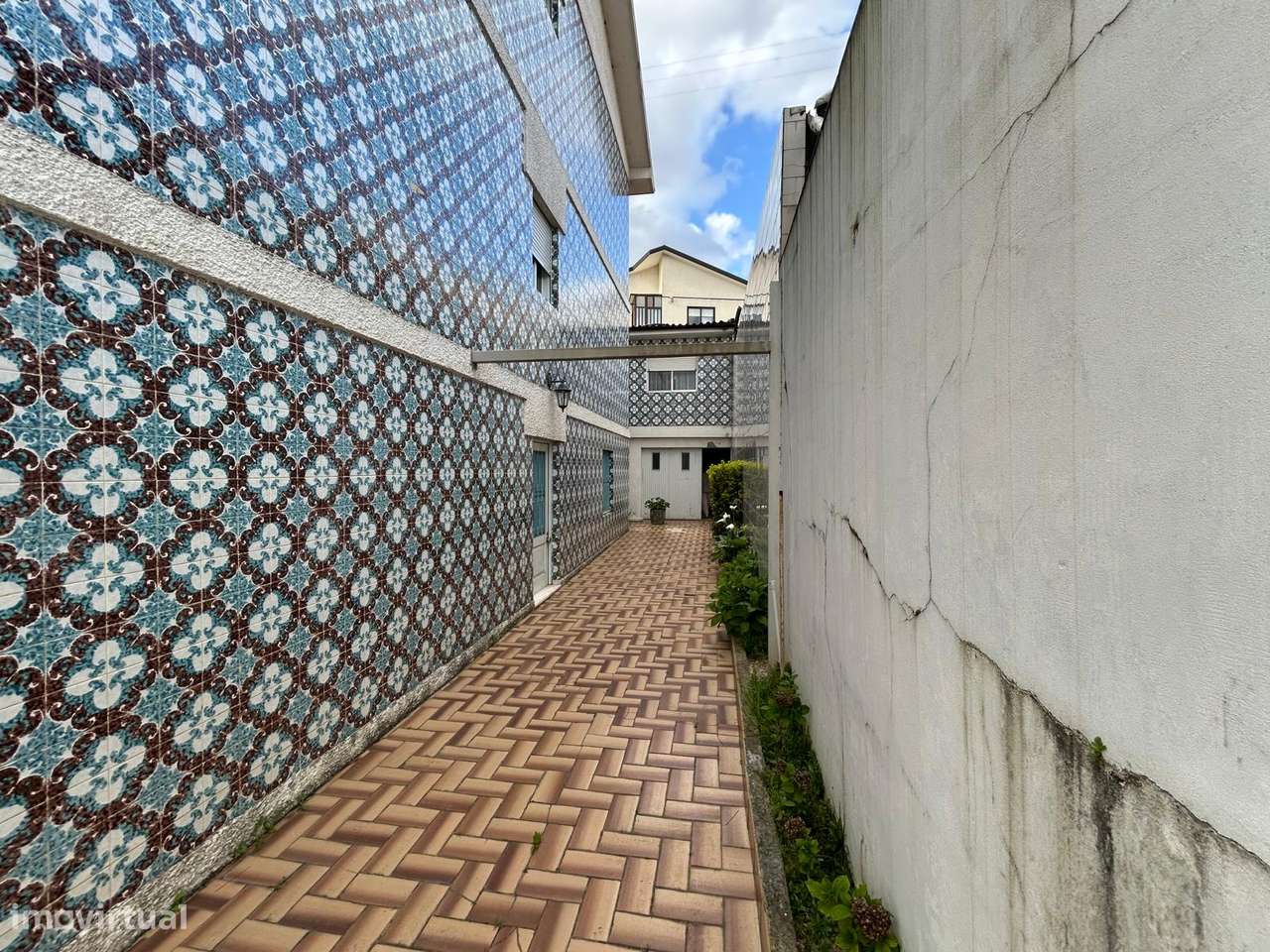 Moradia T5 com 3 frentes Rio Tinto-13