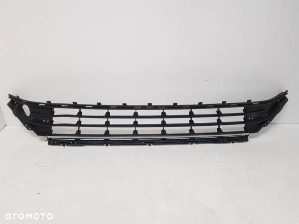 VW GOLF 7 VII LIFT 16-21 KRATKA ŚRODKOWA ZDERZAKA PRZÓD PRZEDNIEGO CHROM 5G0853677L - 2