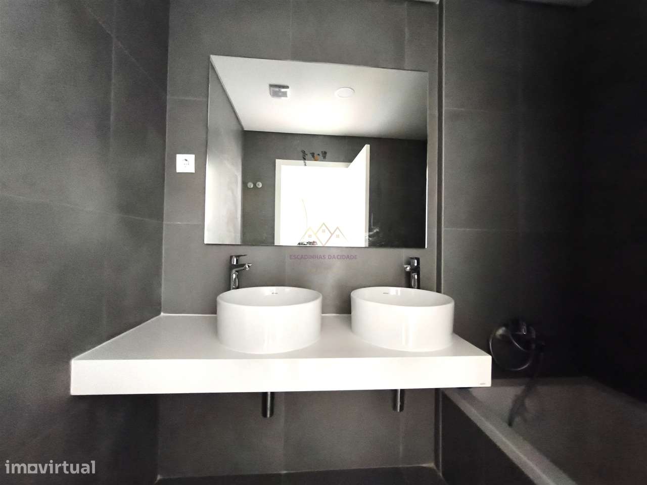 Penthouse T5 com varandas, 2 Garagens Box e Arrecadação, em Empreendim-19