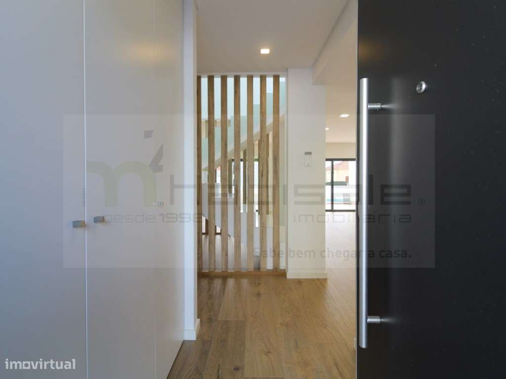 Moradia T4 em condomínio fechado em Loures, com piscina!-10