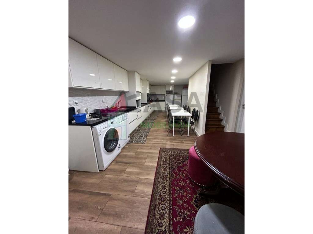 Moradia T15 com Renda Ativa + de €12.000/mês em Famões - Grande imagem: 5/41