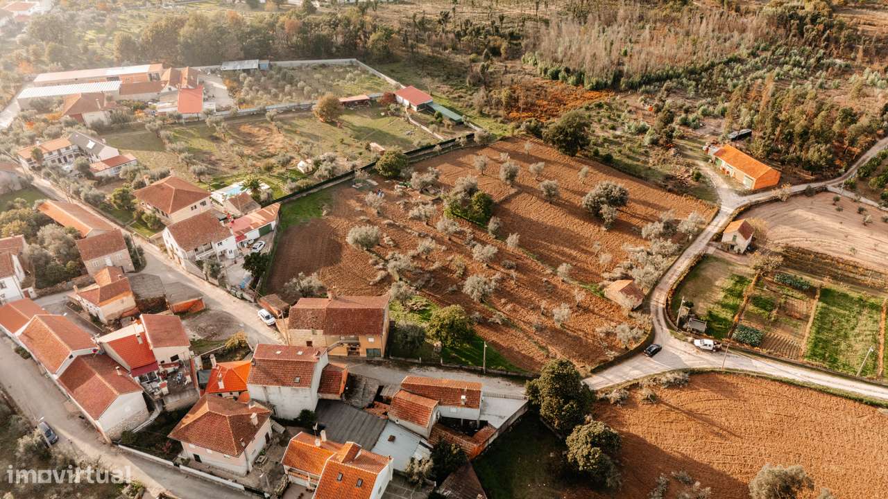 Oportunidade única: conforto, terreno e preço justo-21