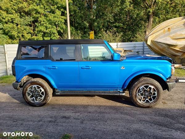 Ford Bronco - 1