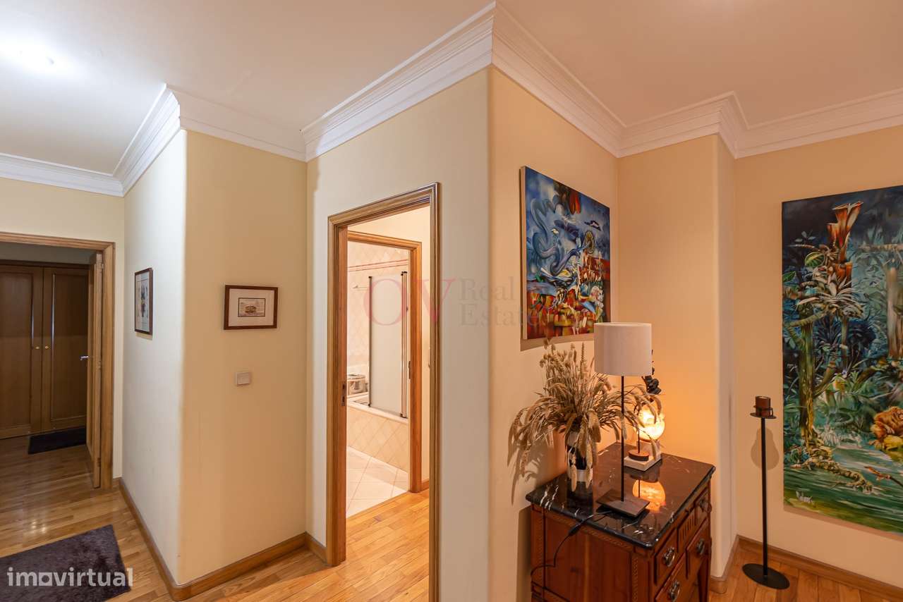 Para venda, apartamento T5 Rua Domingos Sequeira Porto, com varandas,-27