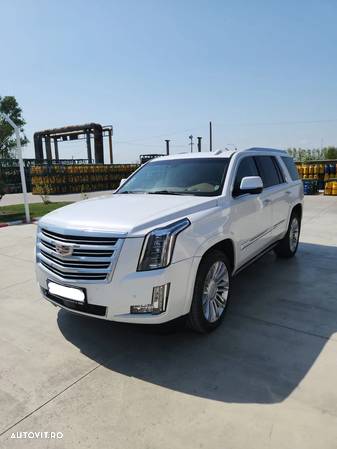 Cadillac Escalade - 3