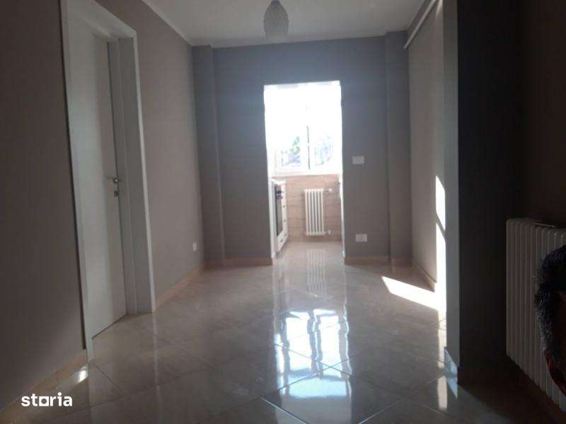 Apartament 2 camere zona Liceului Economic , etaj 3 , renovat - Imagine principală: 3/5