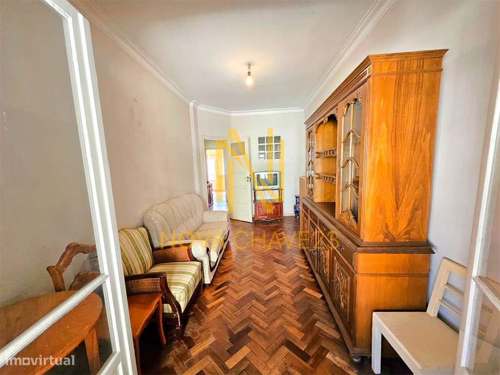 Apartamento T2 Soalheiro em São Domingos de Benfica-21