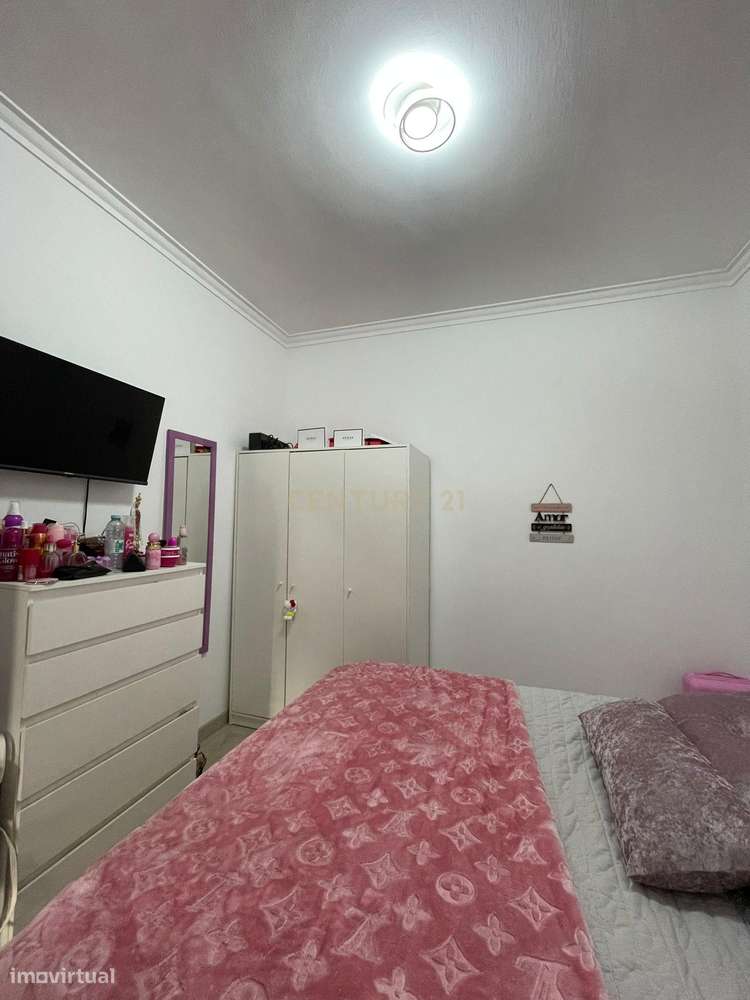 Apartamento T1 ( + 1) em Queluz com vista Panorâmica-12