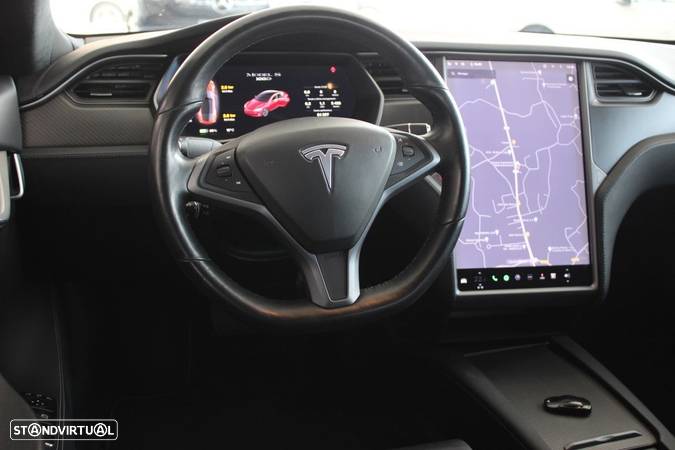 Tesla Model S - 15