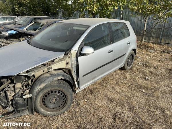 Dezmembrez Volkswagen golf 5 - 1