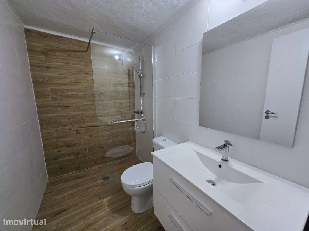 Moradia T4 Totalmente Remodelada em Sousel com espaço exterior e pa... - Grande imagem: 4/20