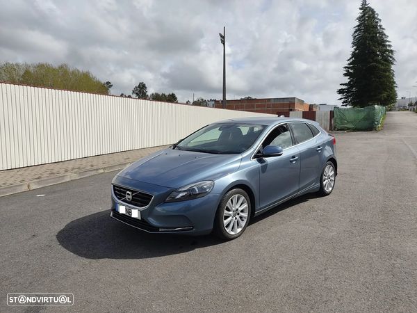 Volvo V40 1.6 D2 Momentum - 1