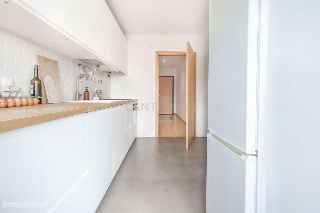 Apartamento T3 | 86 m2 + 14 m2 | Lugar de Garagem | Vista Rio Tejo | A-9