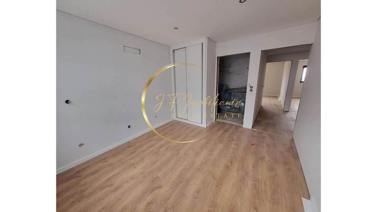 Apartamento T2 C/ Terraço, Esgueira-9