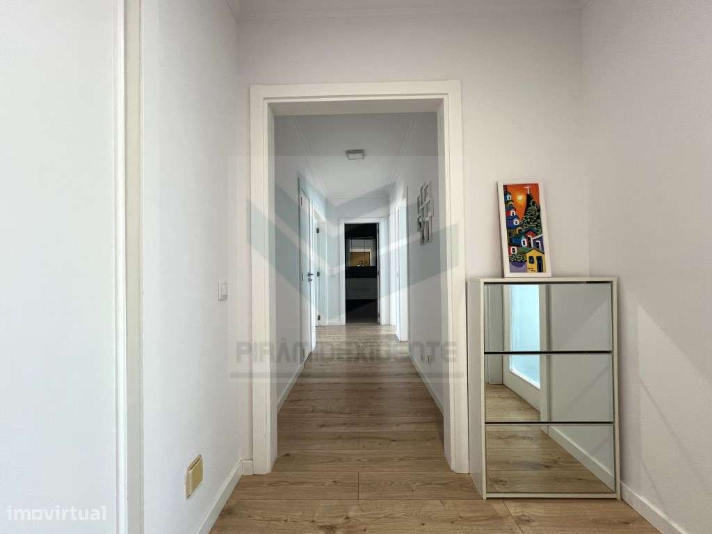 APARTAMENTO 1ºANDAR, T2, ESTACIONAMENTO, VISTA DESAFOGADA-21