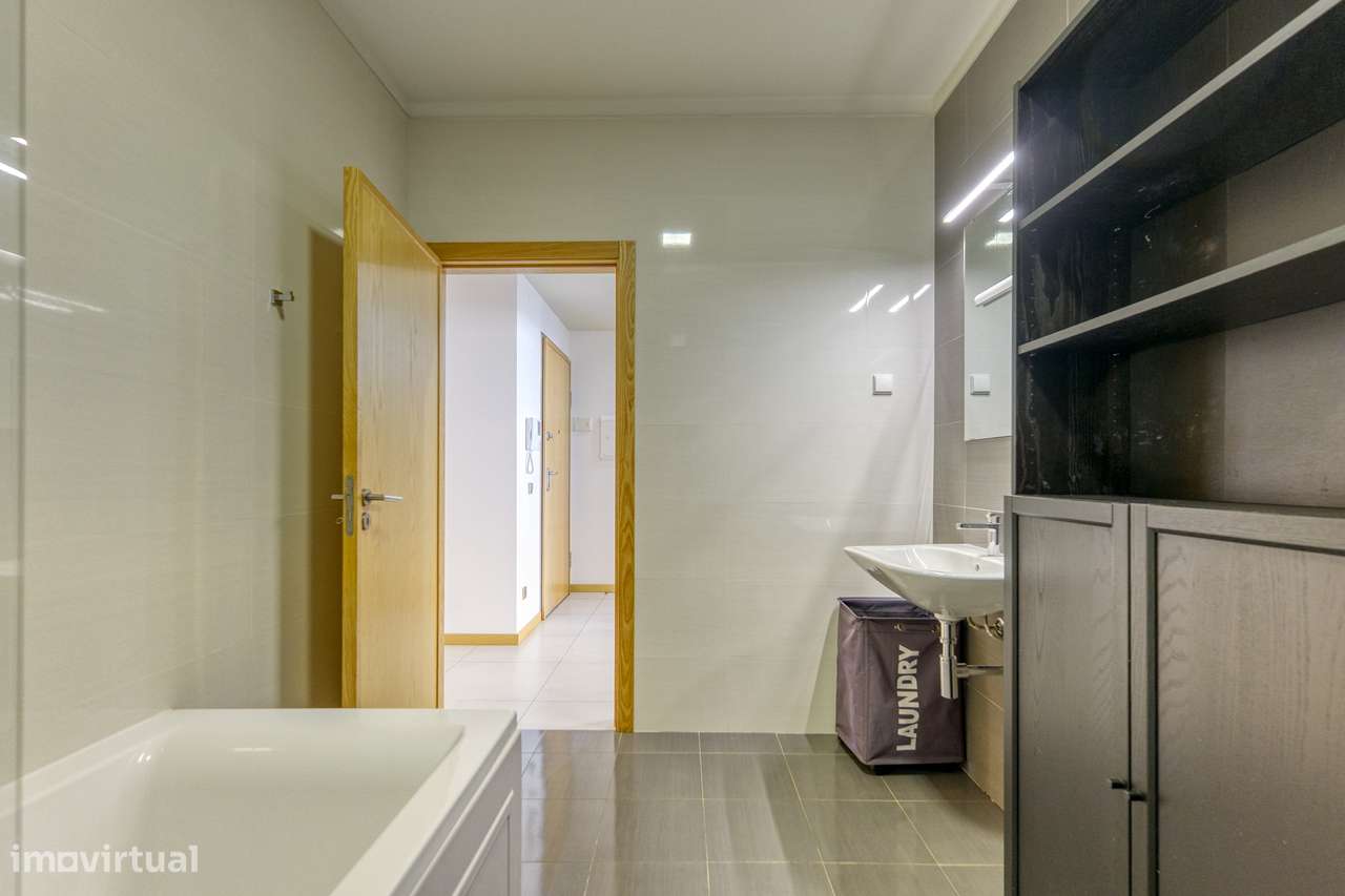 Apartamento T2, piscina e lugar de estacionamento - S Martinho Porto-32