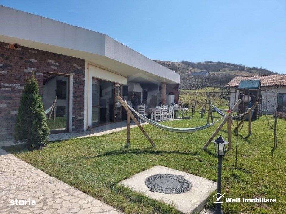 De vanzare doua case, teren 1000 mp, Sannicoara - Imagine principală: 3/19