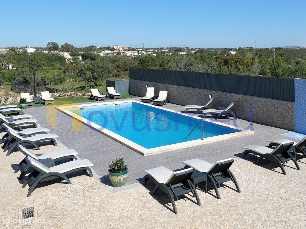 Algarve, Albufeira, Moradia Guest House com 10 quartos em...