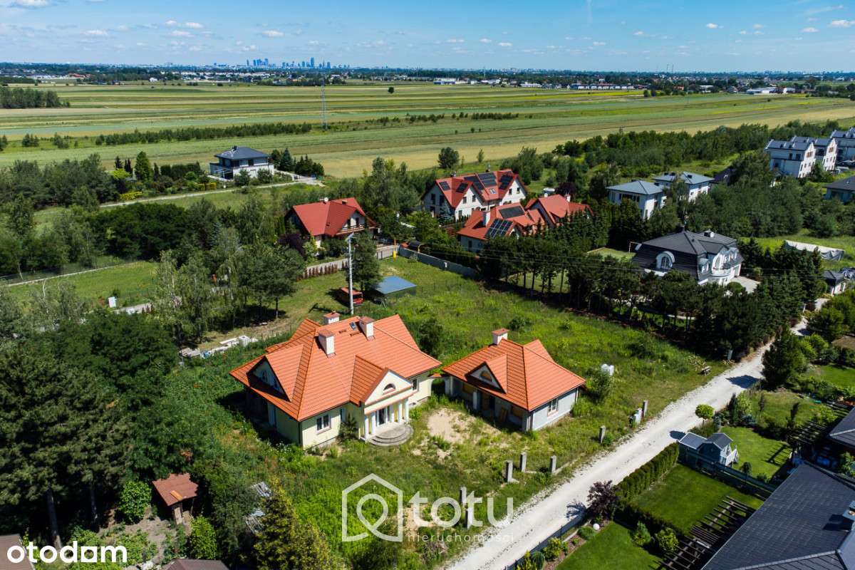 ⭐ Dom w stylu dworkowym z dużą działką 1642 m² ⭐