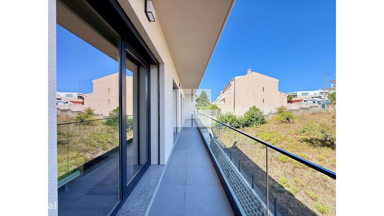 Espaçoso T4+1 Duplex c/ Vista Mar-41