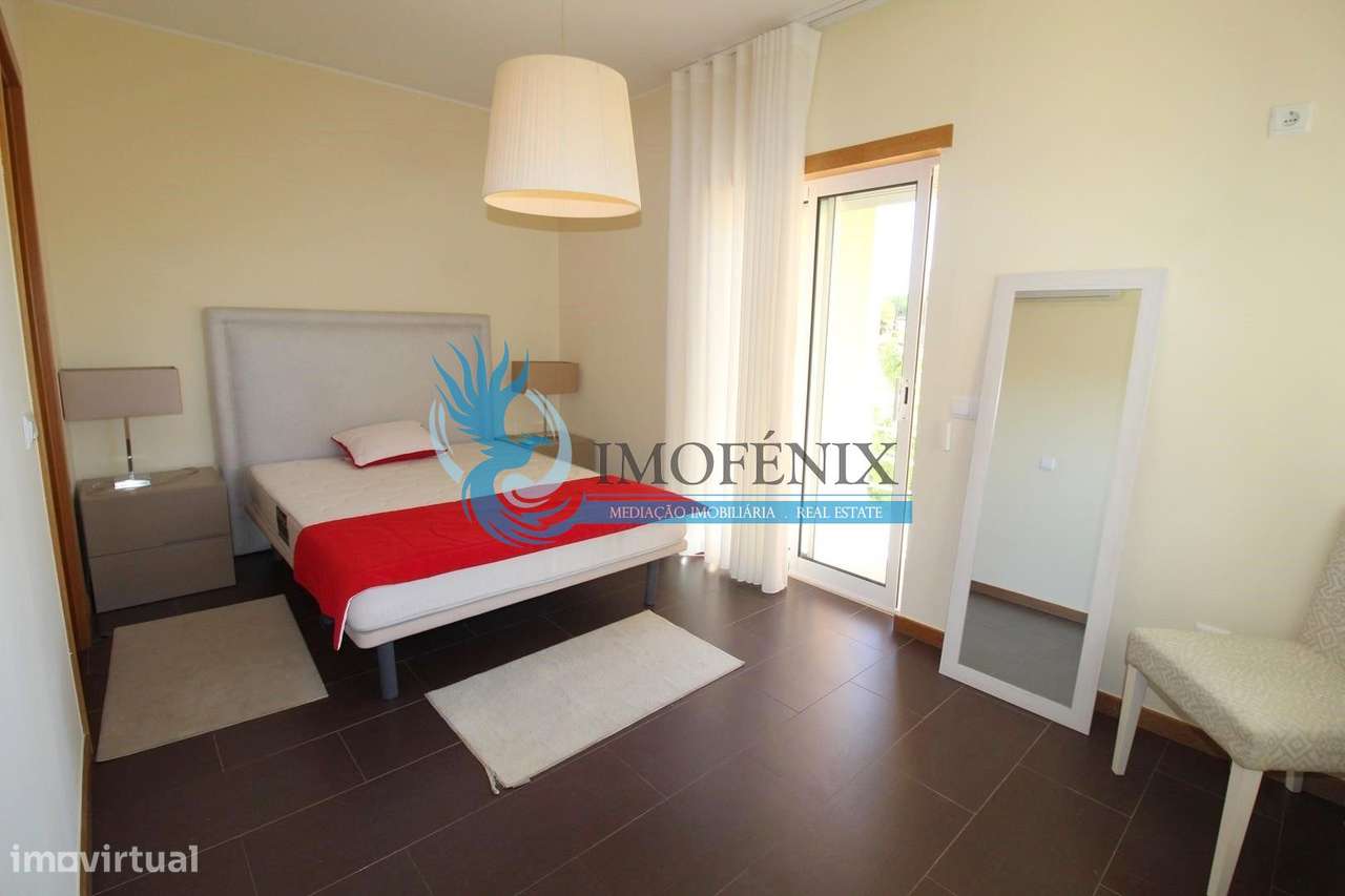 Moradia Geminada renovada T2+1 com piscina e garagem- Patroves- Albufe-1