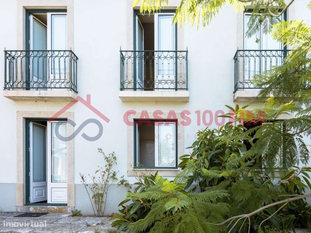 Moradia T18 com projeto para 24 estúdios - Azoia, Leiria - Grande imagem: 2/17