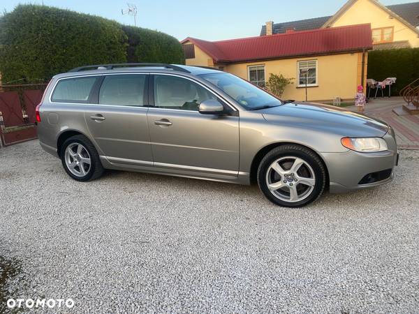 Volvo V70 D3 Momentum - 17